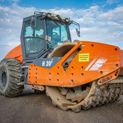 Services bmk road roller